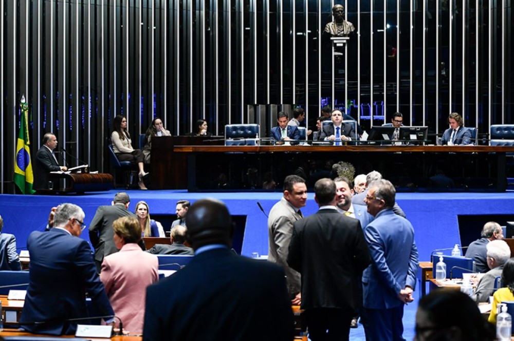 SUS deverá fazer campanhas permanentes contra automedicação, aprova Plenário