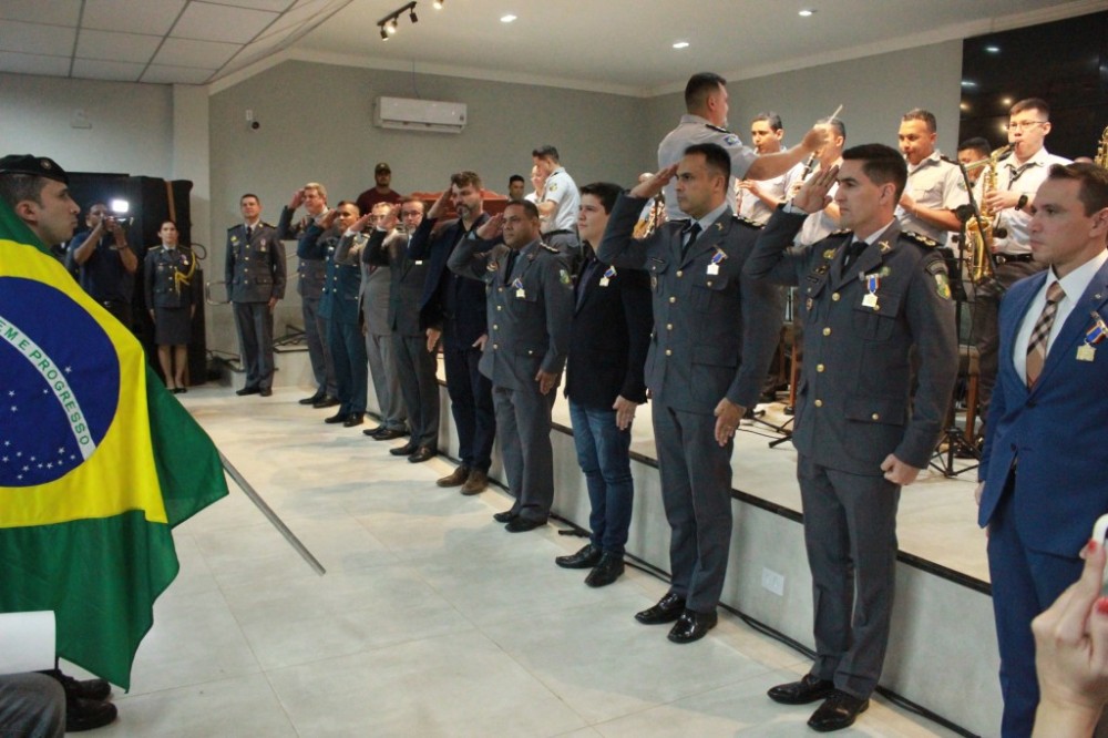 Polícia Militar entrega medalhas no aniversário de 107 anos do 1º Batalhão em Cuiabá