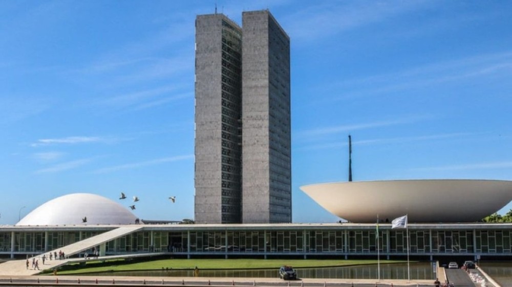 Comissão do Senado aprova tipificar crime de apologia à ditadura