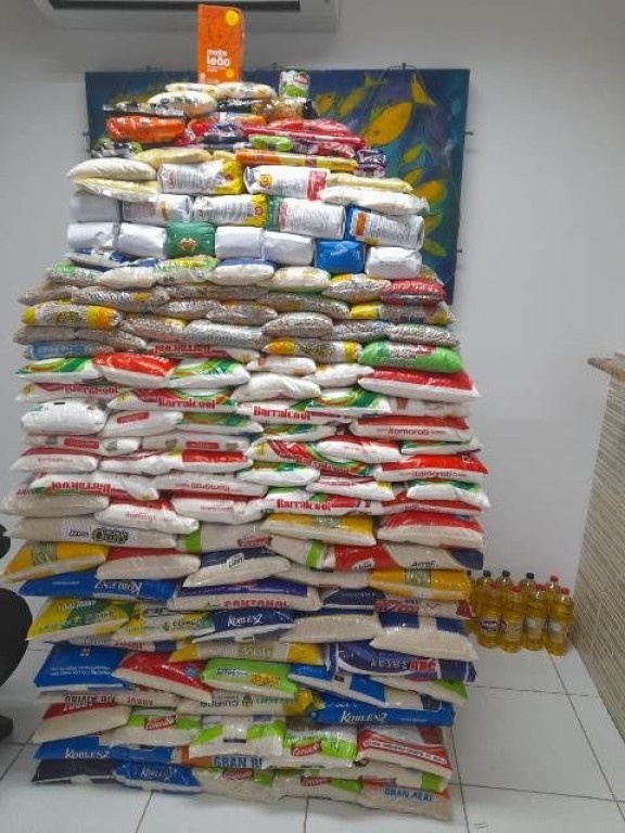 Comarca de Cáceres doa uma tonelada de alimentos arrecadados durante Corrida do Fórum