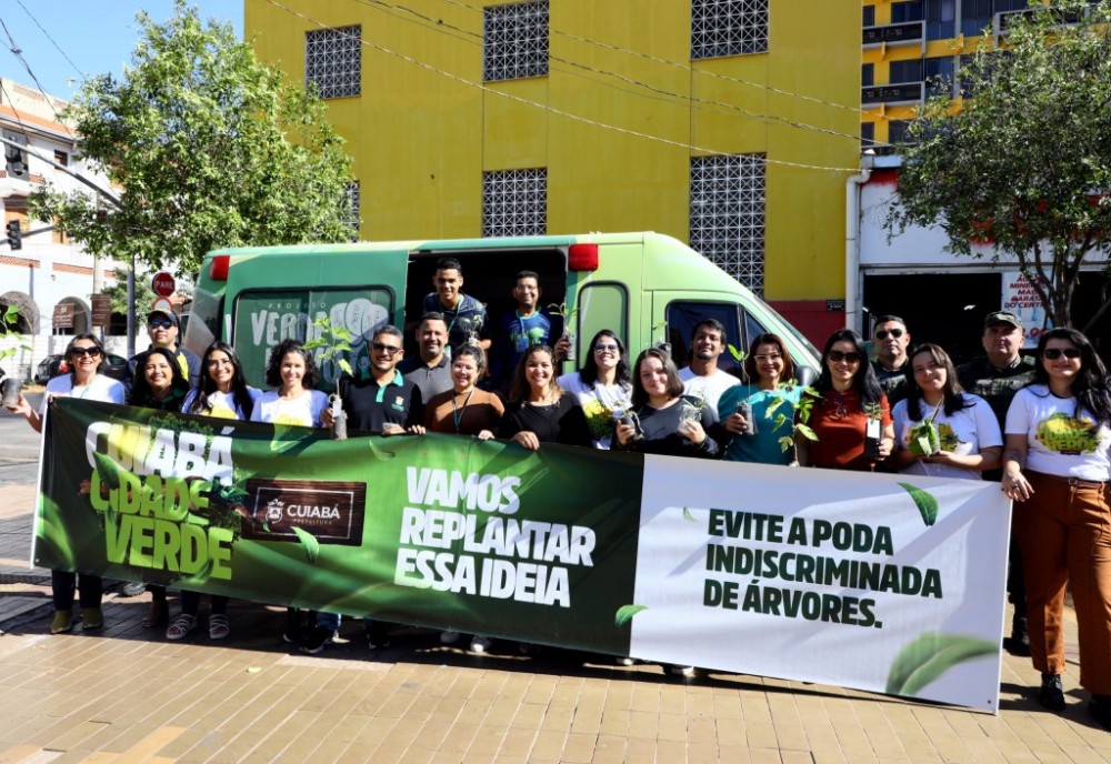 Blitz ecológica distribui duas mil mudas nativas e frutíferas para população de Cuiabá