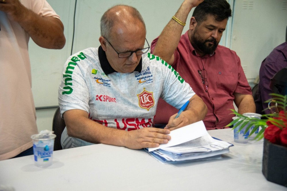 Prefeito faz repasse de R$ 500 mil para Associação Vermelho e Branco