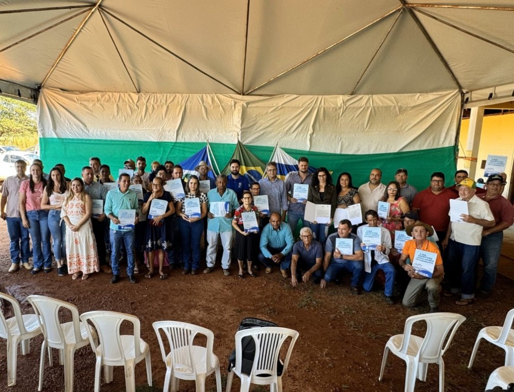 Moradores de assentamento em Canabrava do Norte recebem escrituras do Governo de MT após 46 anos de espera