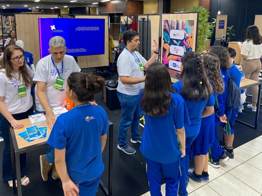 Seduc participa da Expo Favela Innovation 2024 e apresenta materiais didáticos usados na rede estadual em MT