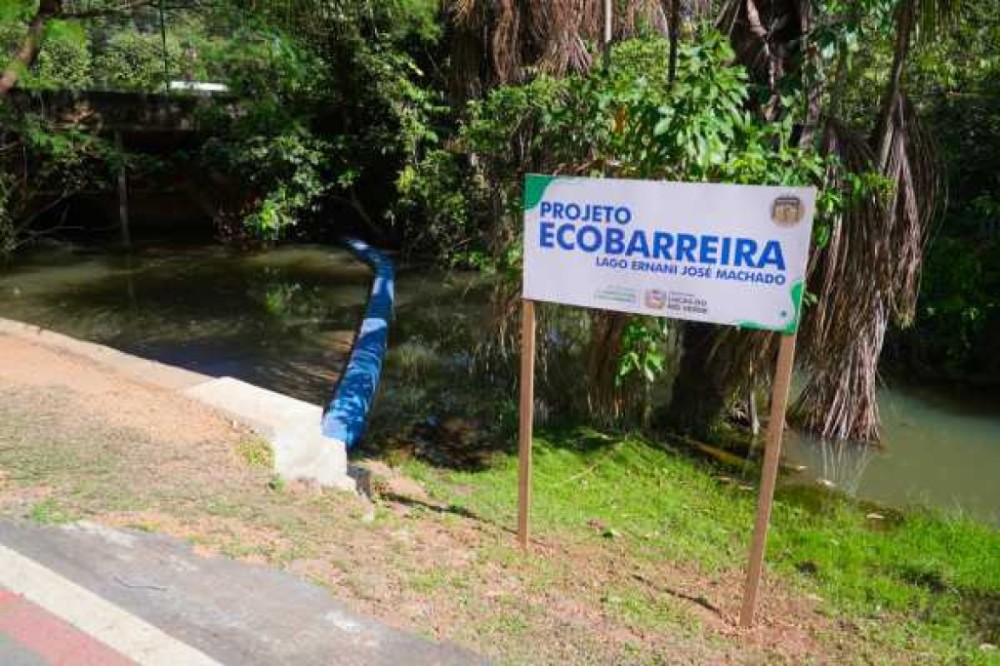Ecobarreira é instalada durante ação de preservação do meio ambiente