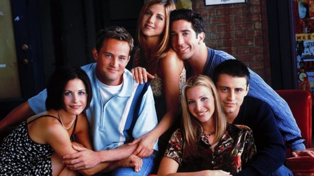 Jennifer Aniston se diz grata por Friends ter sido antes das redes sociais