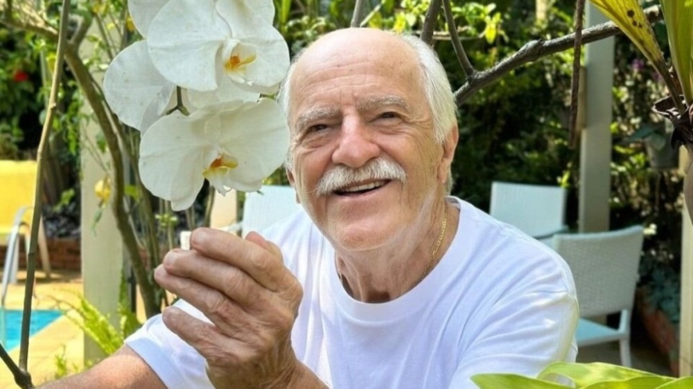Famosos desejam rápida recuperação a Ary Fontoura, que passou por cirurgia