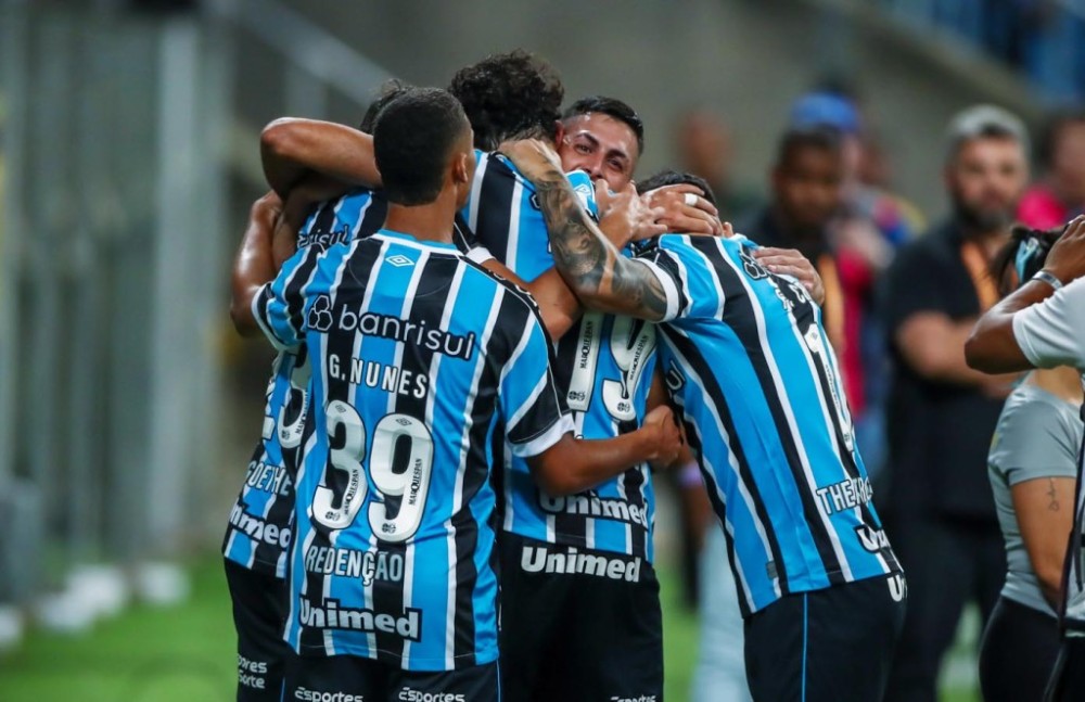 Grêmio empata com Estudiantes e enfrenta o Fluminense nas oitavas da Libertadores