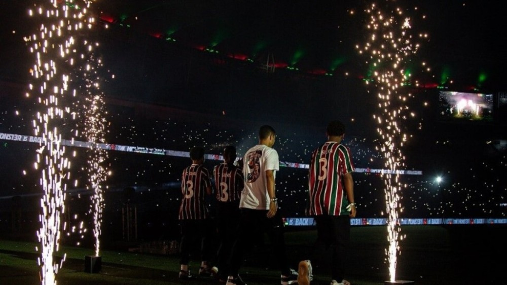 Apresentação de Thiago Silva no Fluminense é a quarta maior da história