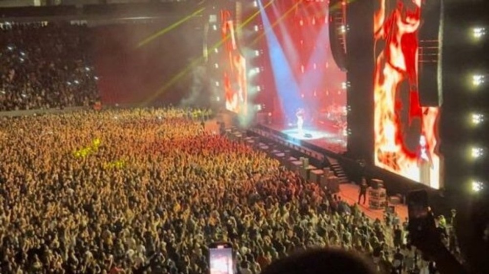 Com Mané Garrincha lotado, Natiruts emociona fãs no show de despedida em Brasília