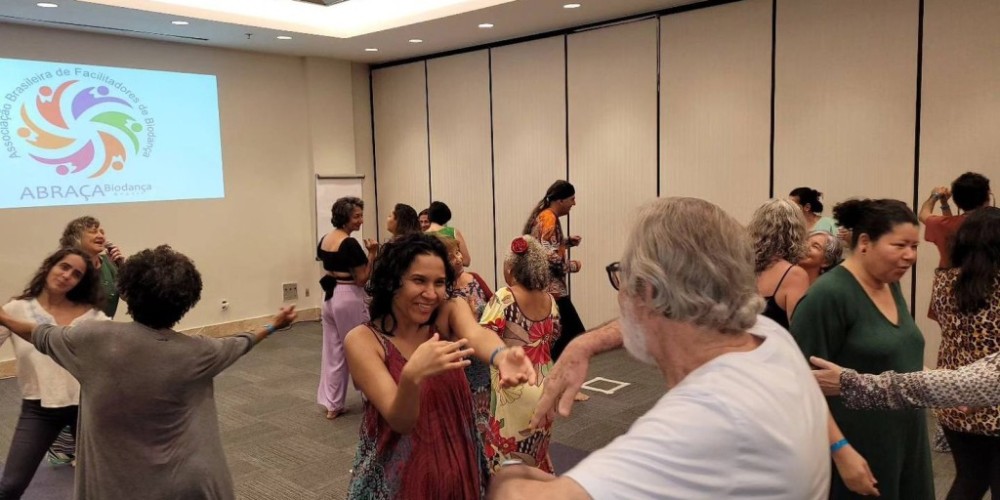 Biodança, ovnis, perucas: com que trabalham as novas profissões