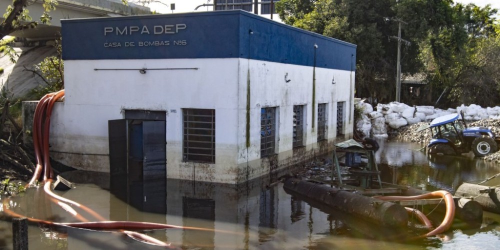 Porto Alegre retoma tratamento e abastecimento de água