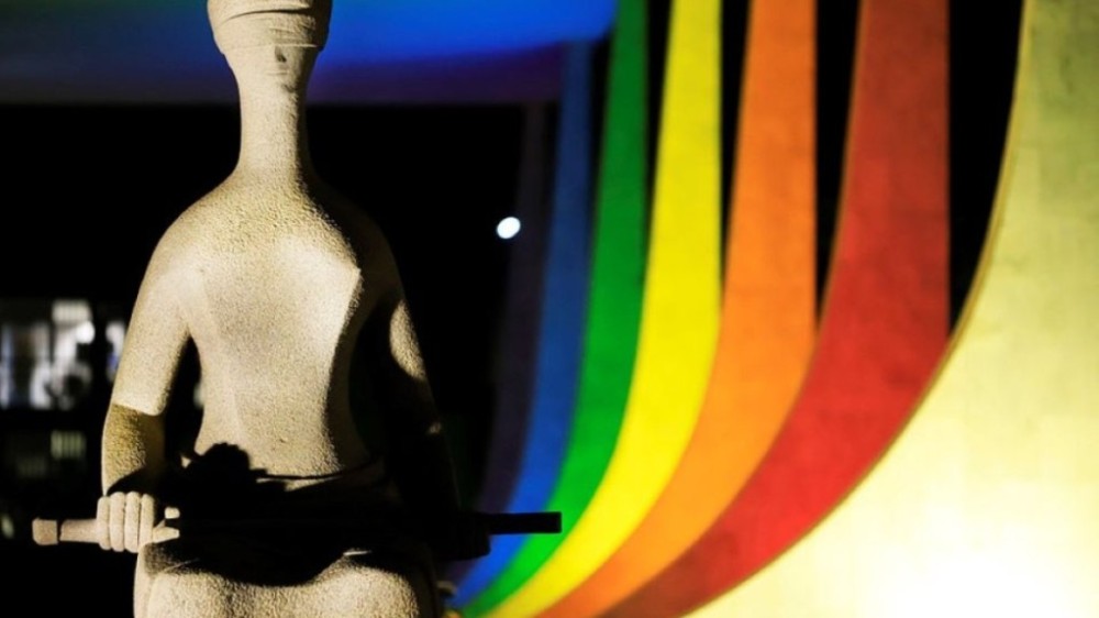 STF questiona Novo Gama após lei que proíbe trans de usarem banheiros femininos