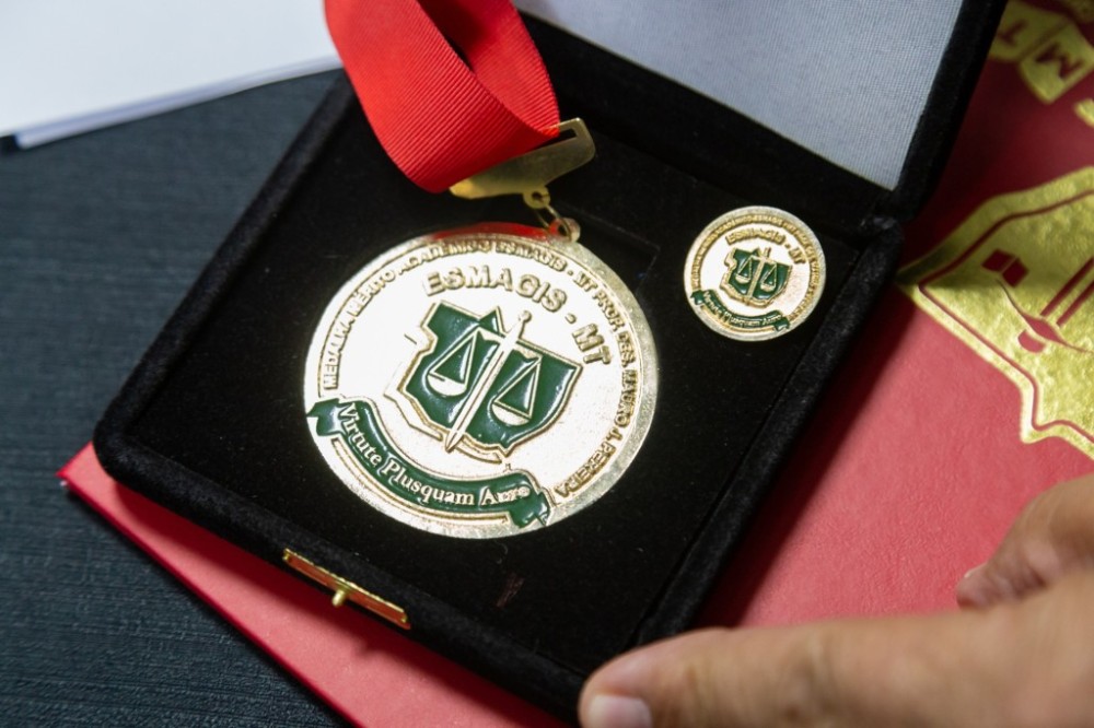Escola da Magistratura celebra 39º aniversário com outorga de Medalha de Mérito Acadêmico