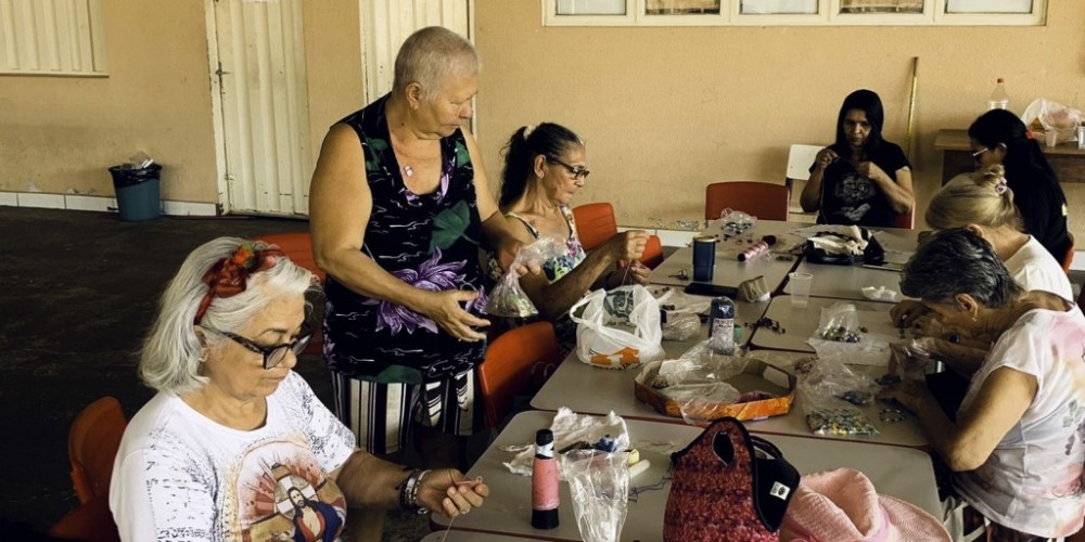 Idosos do Serviço de Convivência realizam atividades para exercitar o cérebro e ativar a memória