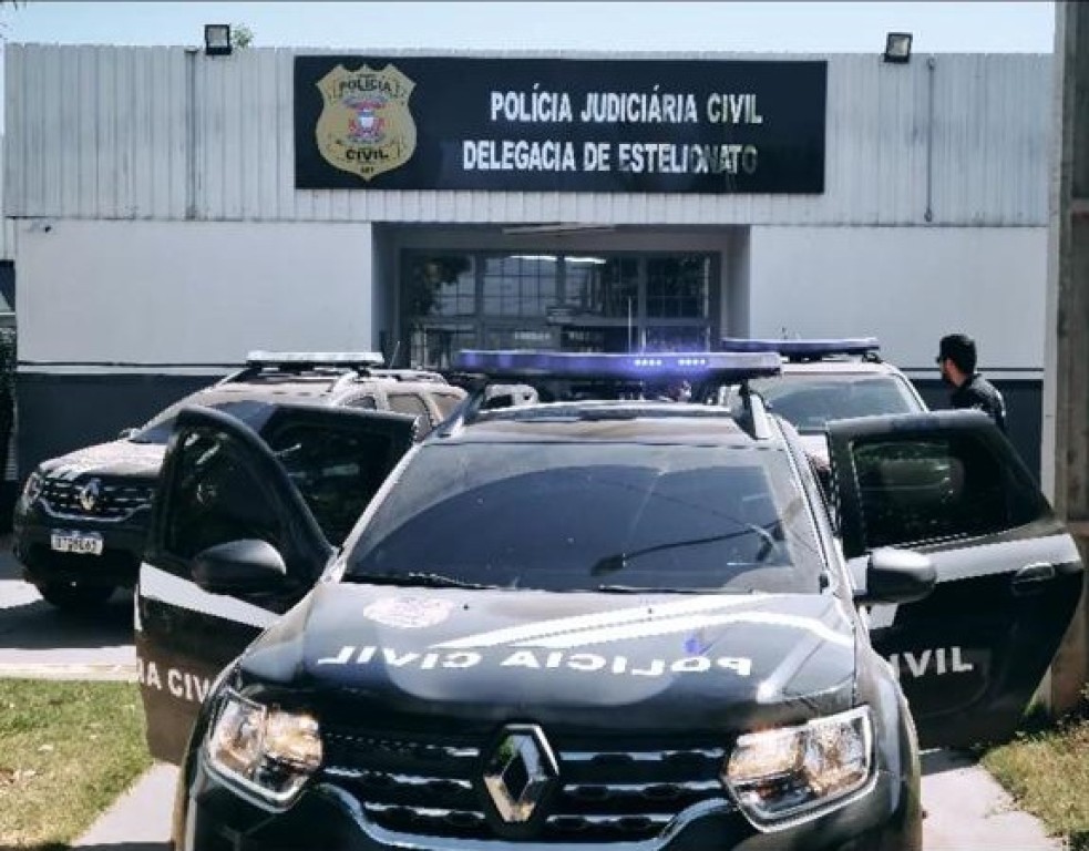 Polícia Civil cumpre mandados em investigação de voo fretado por haitianos não cumprido pela empresa