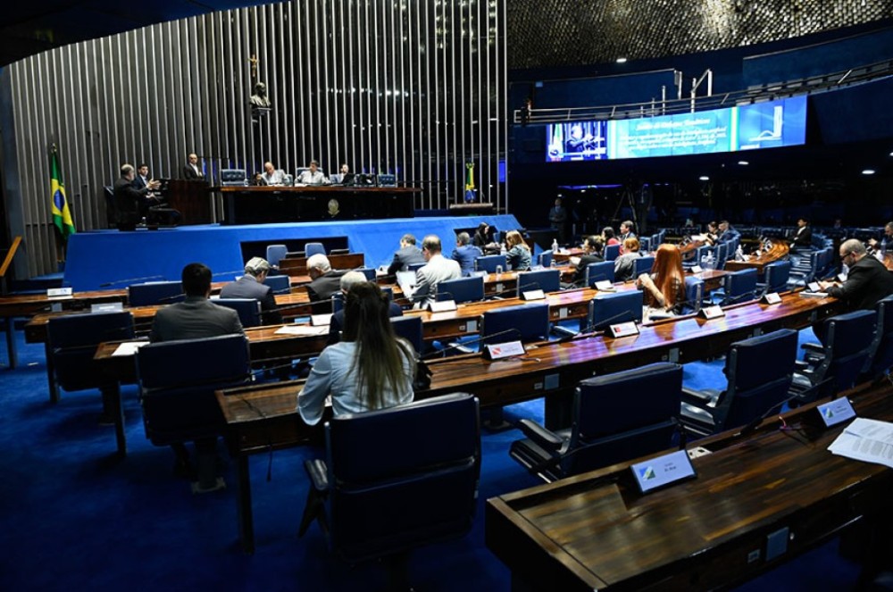 Debatedores defendem regulamentação do uso de inteligência artificial