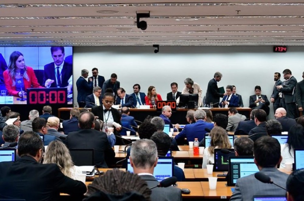 Comissão mista aprova Orçamento de 2024, que será votado nesta sexta pelo Congresso