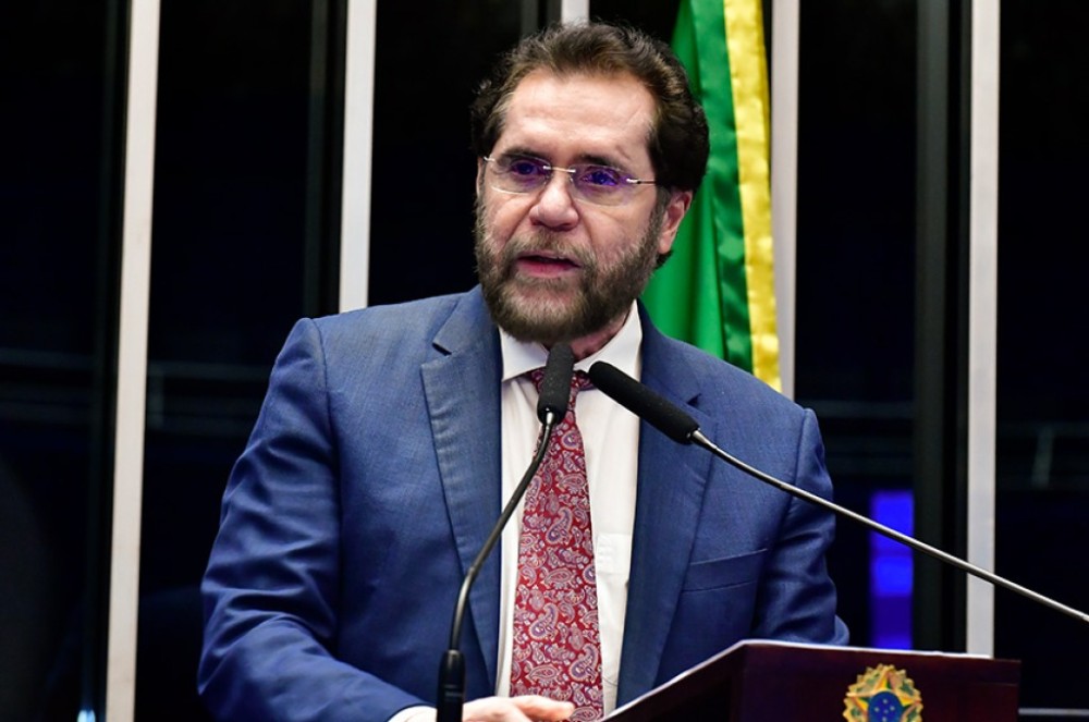 Plínio comemora relatório que aprova pavimentação da BR-319