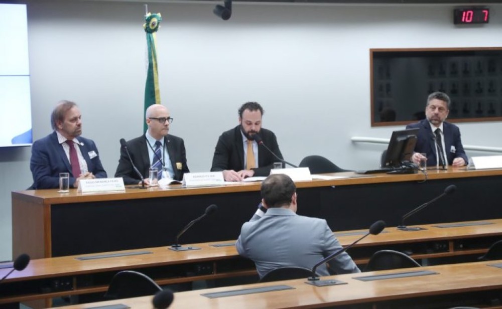 Parlamentar cobra empenho do governo no desmonte de barragens de rejeitos em Caldas (MG)