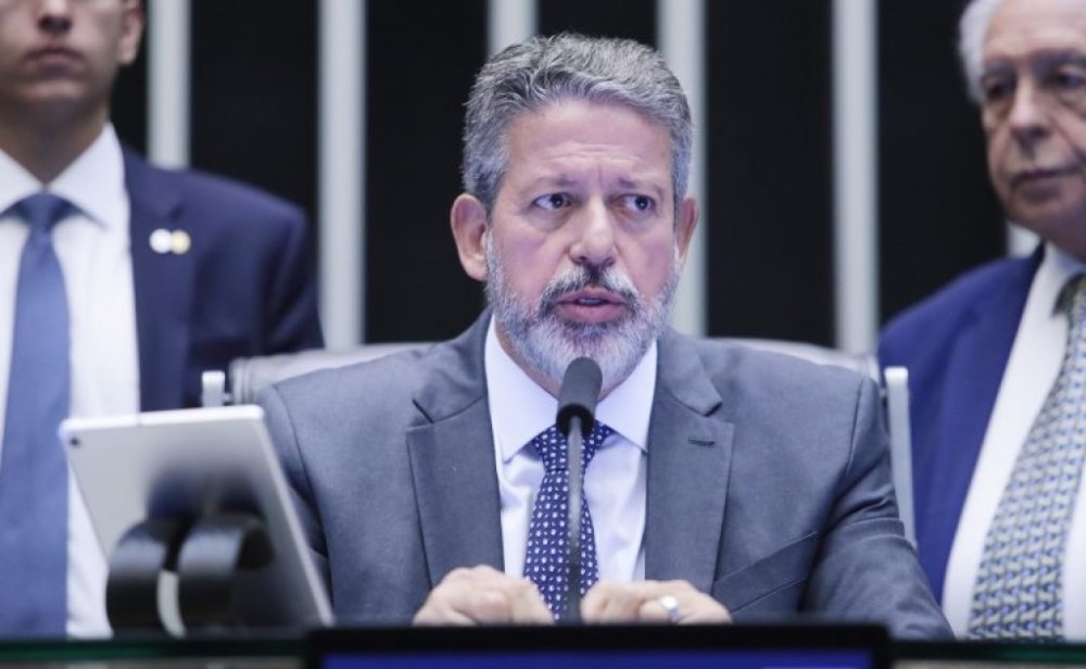 Câmara conclui votação de incentivo para veículos menos poluentes e taxa de importados até 50 dólares; texto vai à sanção