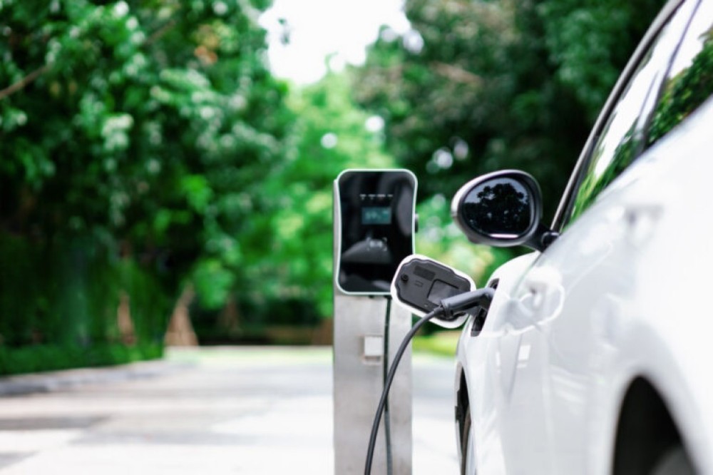 Comissão debate normas de segurança para recarga de veículos elétricos