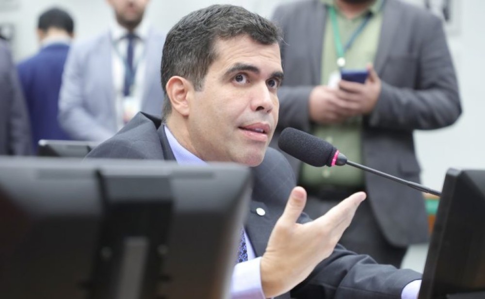 Conselho de Ética arquiva representação contra Glauber Braga