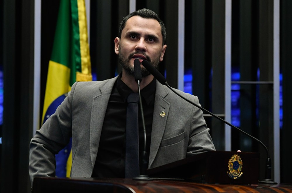 Cleitinho defende fim da reeleição e unificação das eleições