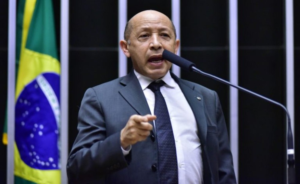 Comissão aprova proposta que protege empregado em razão de sua opinião política