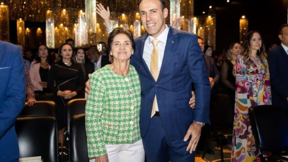Advogado Jackson Di Domenico celebra aniversário com culto de Ação de Graças