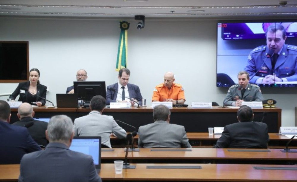 Especialistas defendem debate e soluções técnicas para normas de estações de recarga de veículos elétricos