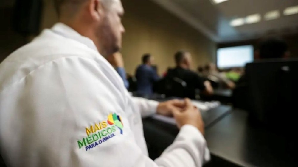 Saúde reajusta bolsa do Mais Médicos em 8,4%