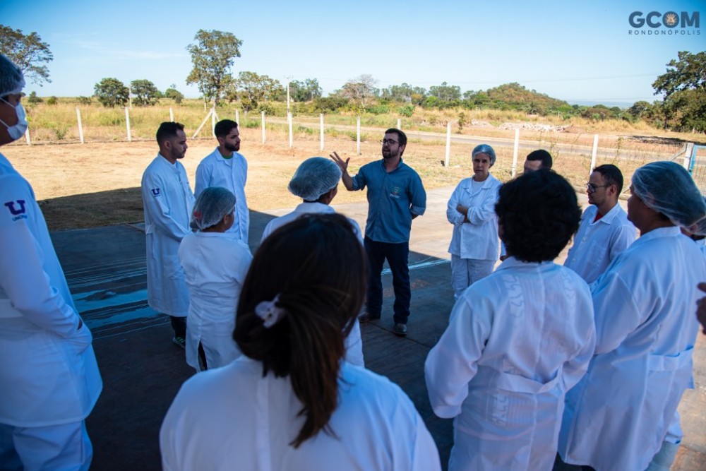 Estudantes do IFMS conhecem Frigorífico Municipal de Pescado de Rondonópolis