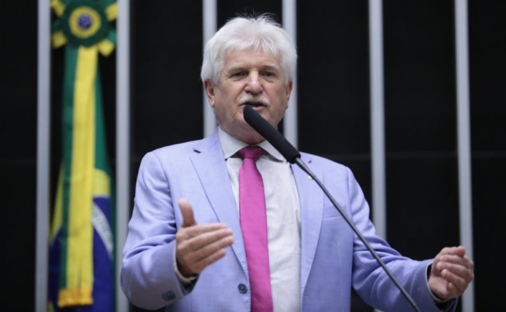 Comissão de Trabalho aprova proposta de piso salarial de R$ 6,5 mil para farmacêuticos