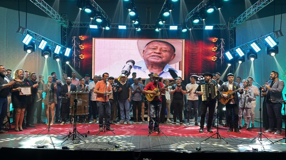 Prefeitura realiza 1º Prêmio Destaque Cultural Isaltino em noite de muitas homenagens