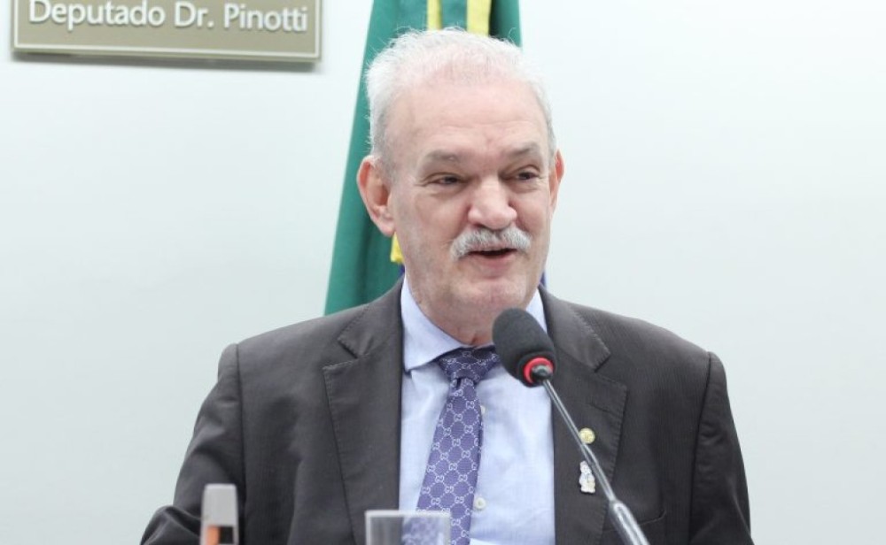 Comissão aprova punições para pessoas e empresas que discriminarem pessoas com autismo