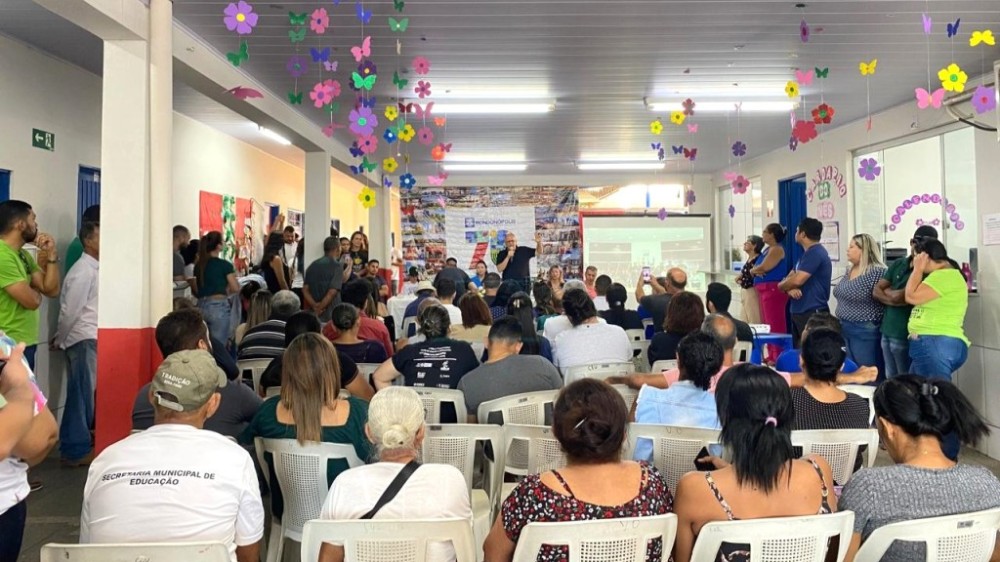 Mutirão de serviços e limpeza beneficia moradores de cinco bairros