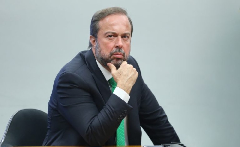 Ministro de Minas e Energia expõe a deputados a política do seu ministério