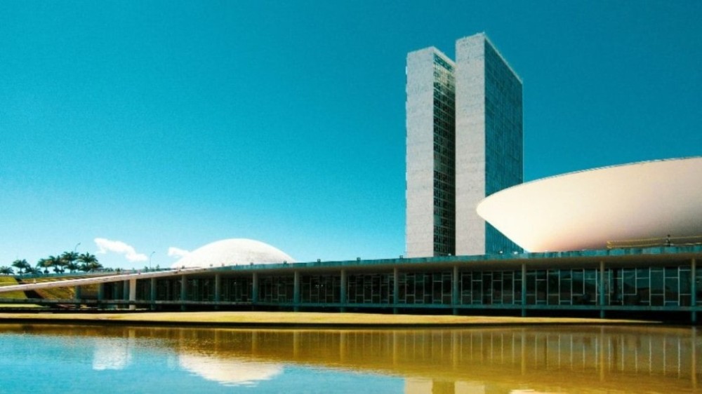 Bia Kicis, Fraga e Prudente são os parlamentares mais atuantes do DF, diz ranking