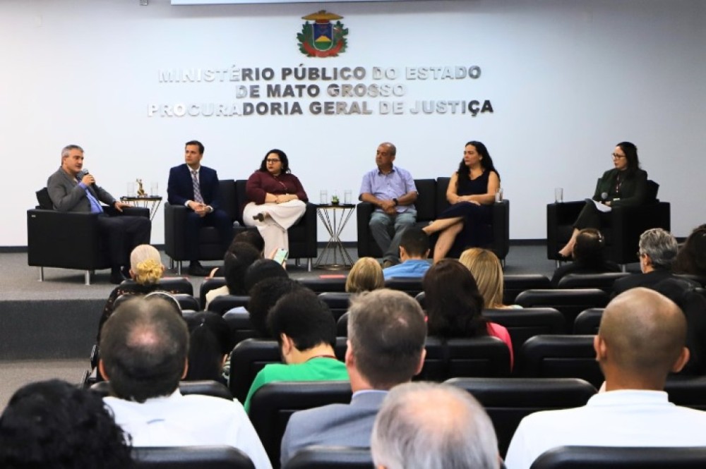 Políticas públicas e acolhimento são discutidos em roda de conversa 