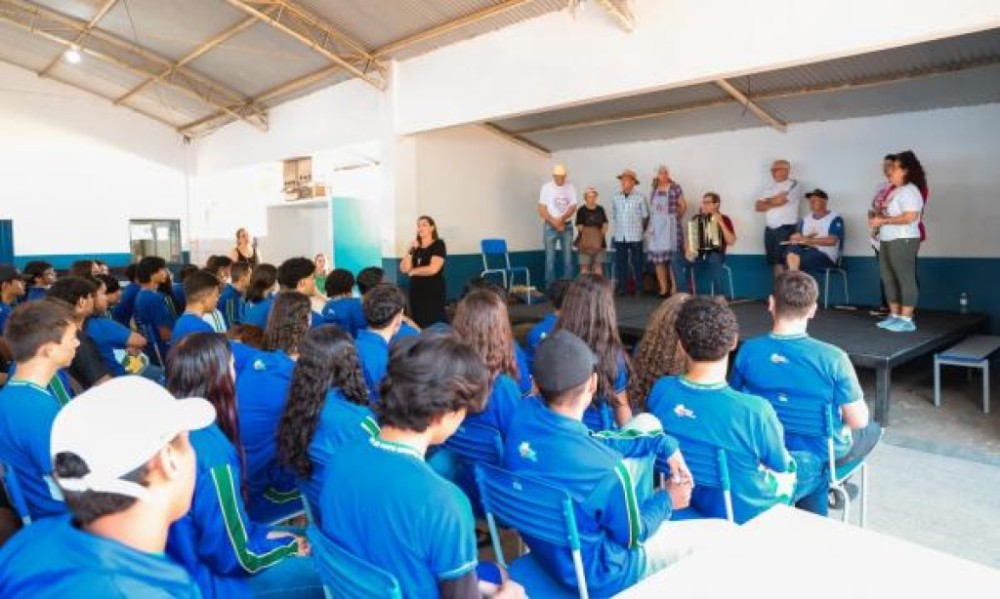 Na Escola Fraga, grupo de teatro do CCPI apresenta a peça 