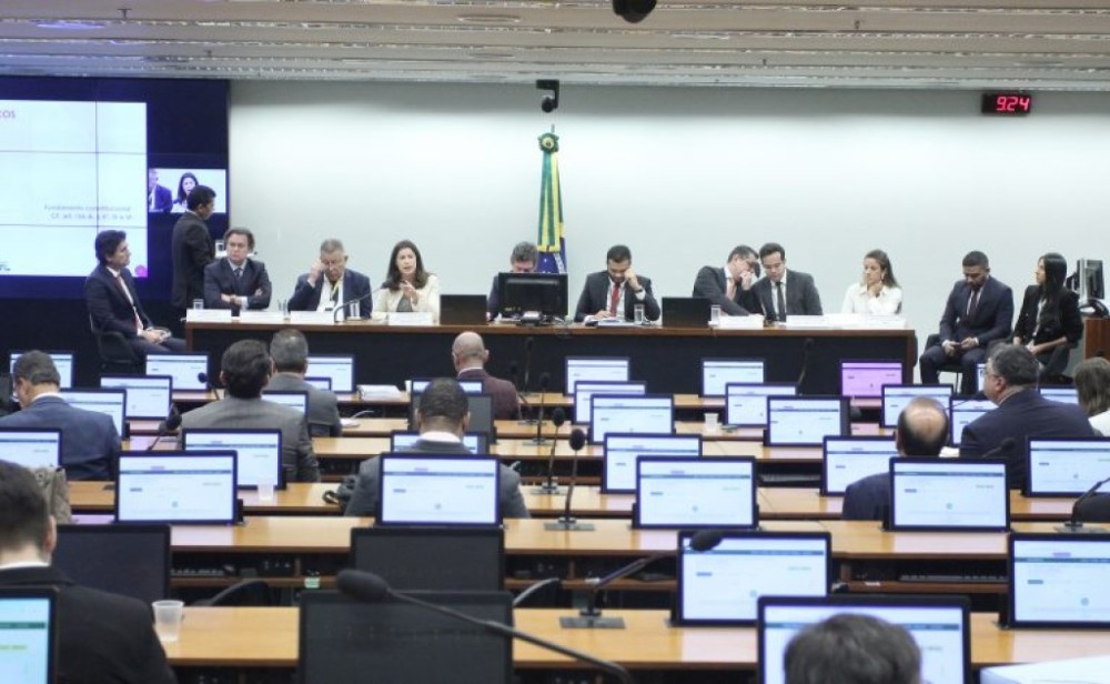 Representantes de bares, restaurantes e hotéis querem alíquotas menores de novos tributos sobre o consumo