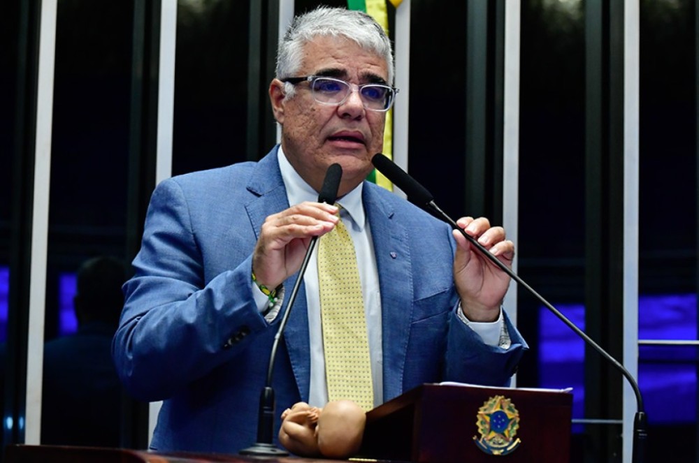 Encenação de aborto em sessão de debate foi apresentação artística, diz Girão