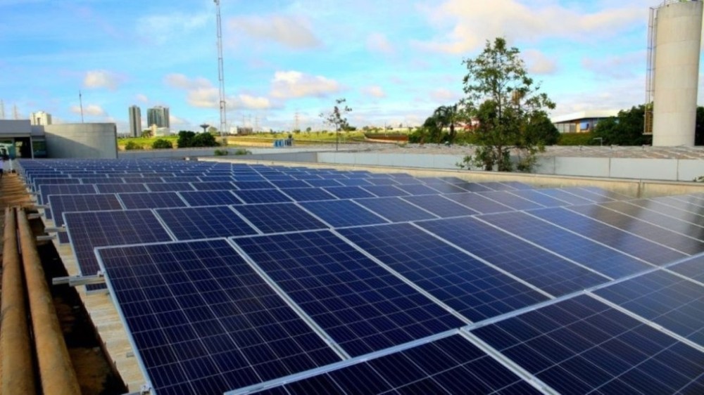 Caesb investe R$ 3,7 milhões em energia limpa e reduz custos operacionais
