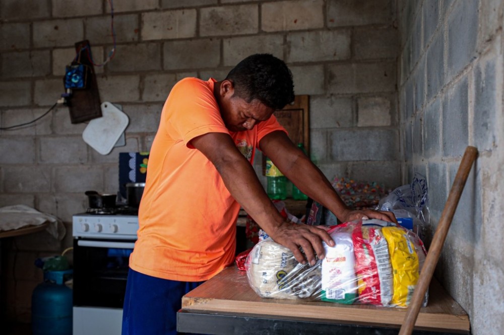 Programação especial de Natal coordenada pela primeira-dama de MT entrega doações e alegria a lares cuiabanos