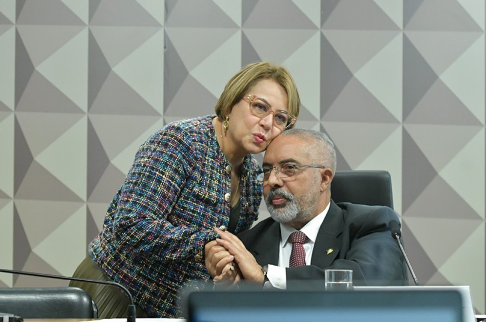 Comissão aprova Banco Vermelho pelo fim da violência contra a mulher