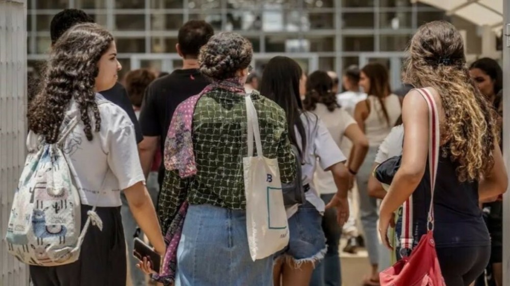Prazo para pagar taxa de inscrição do Enem termina nesta quarta-feira