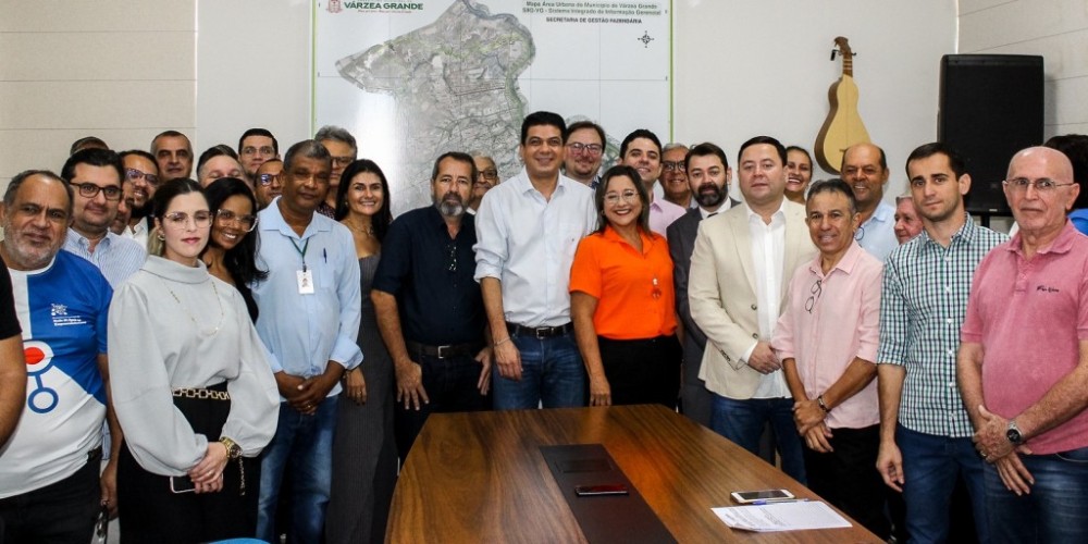 Prefeito empossa nova composição do ConCidade para biênio 2024/2026