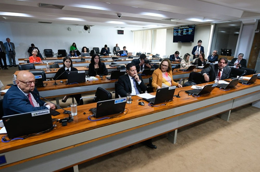 Comissão aprova 14 outorgas de rádios comunitárias