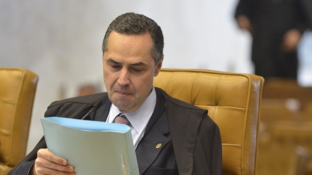 TCU recorre sobre penduricalhos de juízes, mas Barroso nega